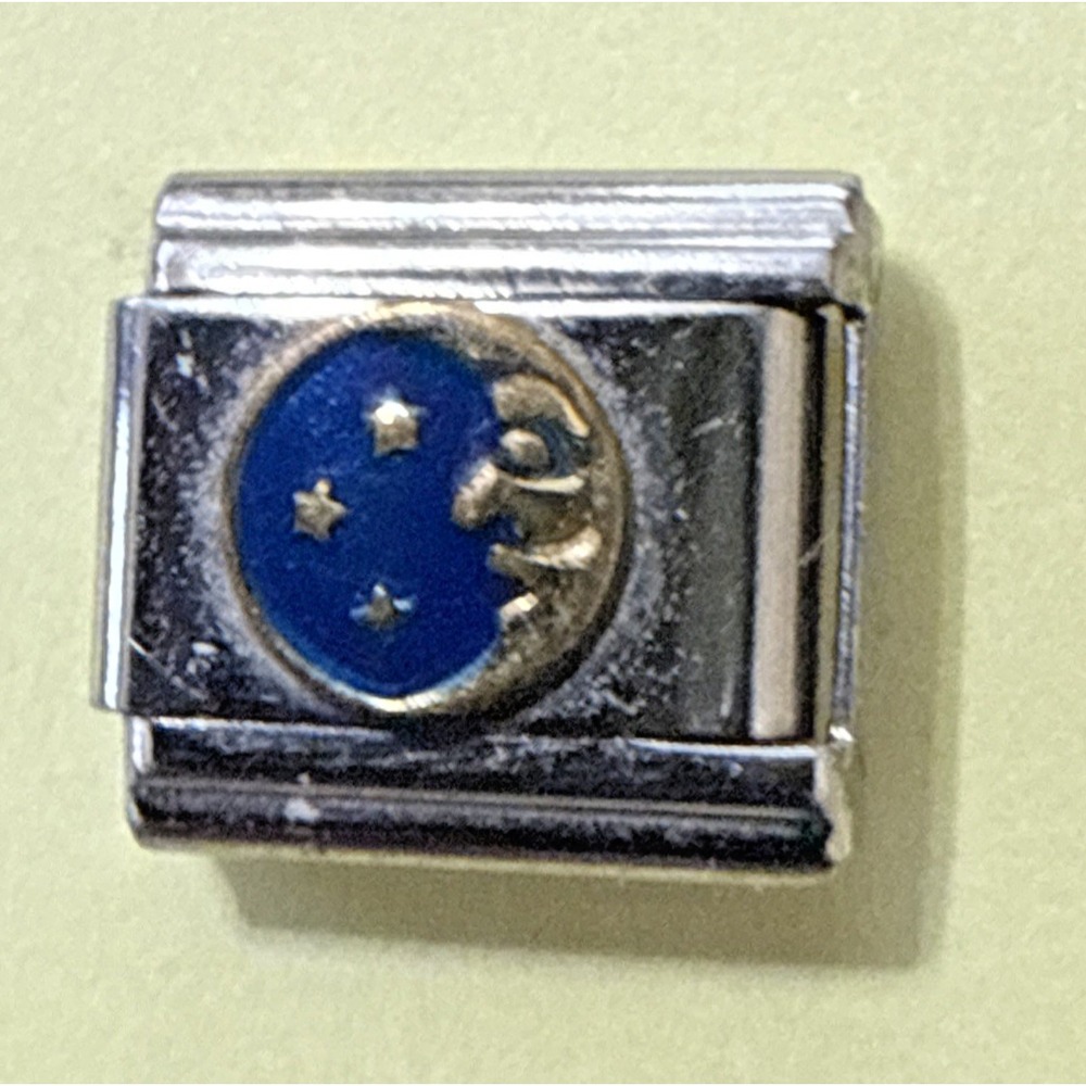 (22) - 9mm Italian Charms Circle with Gold Moon Face and Space with 3 Stars - Picture 10 of 12